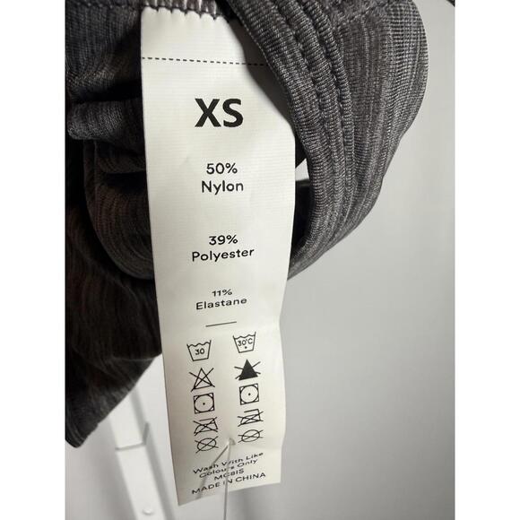 NWT Halara Gray Open Back Cutout Cropped Athletic Tee Size XS - Picture 5 of 7